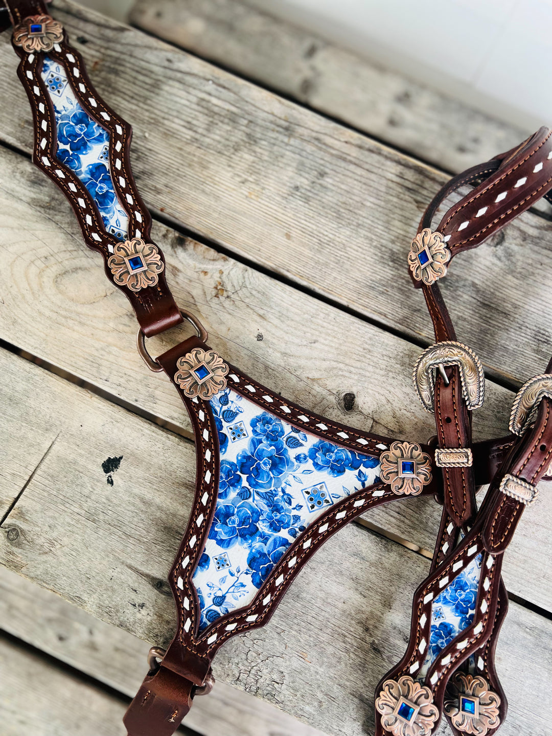 [In Stock] Livie -  Large Centerplate Tack Set