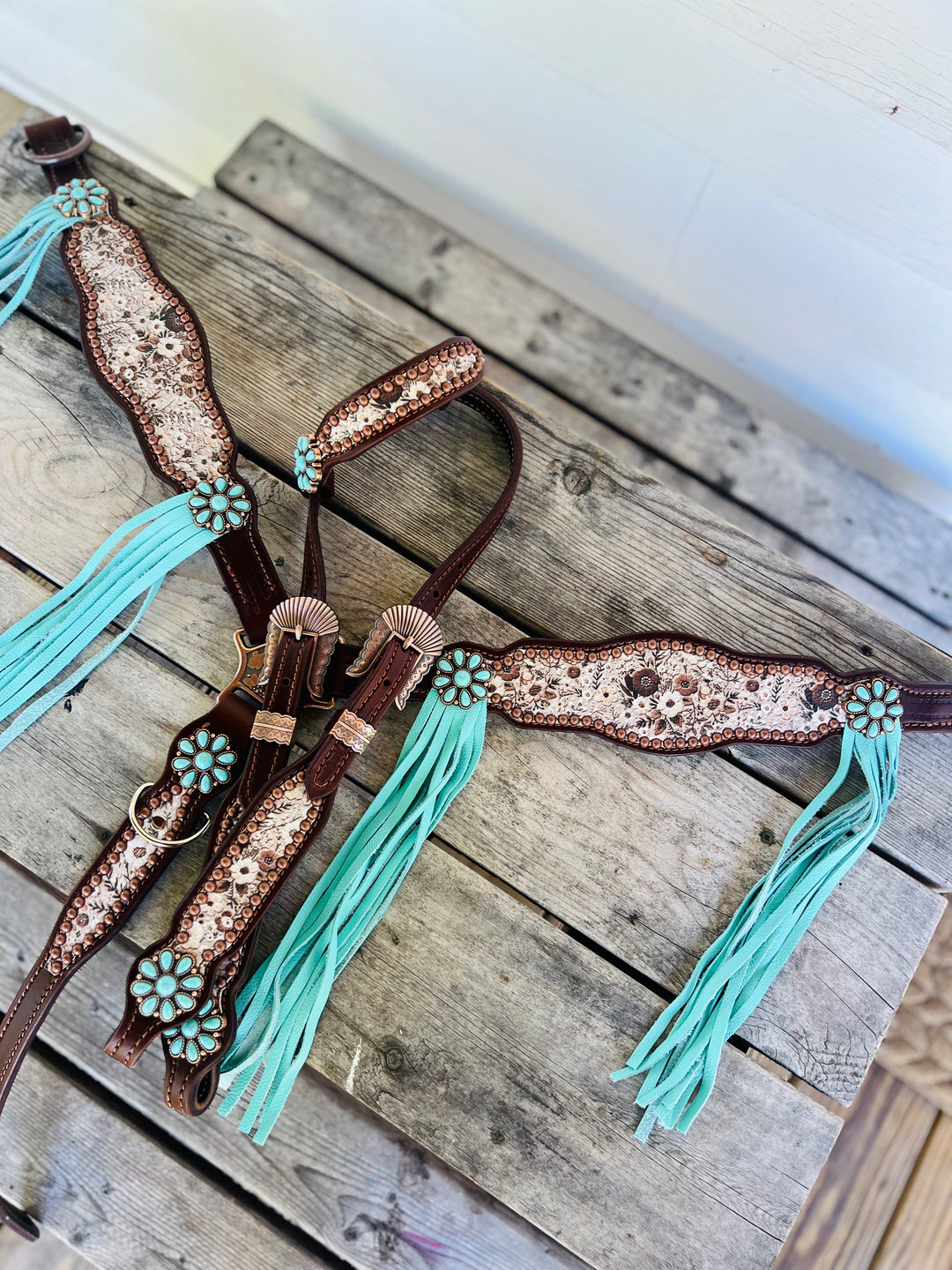 [In Stock] Gwendolyn-  Tack Set- one ear