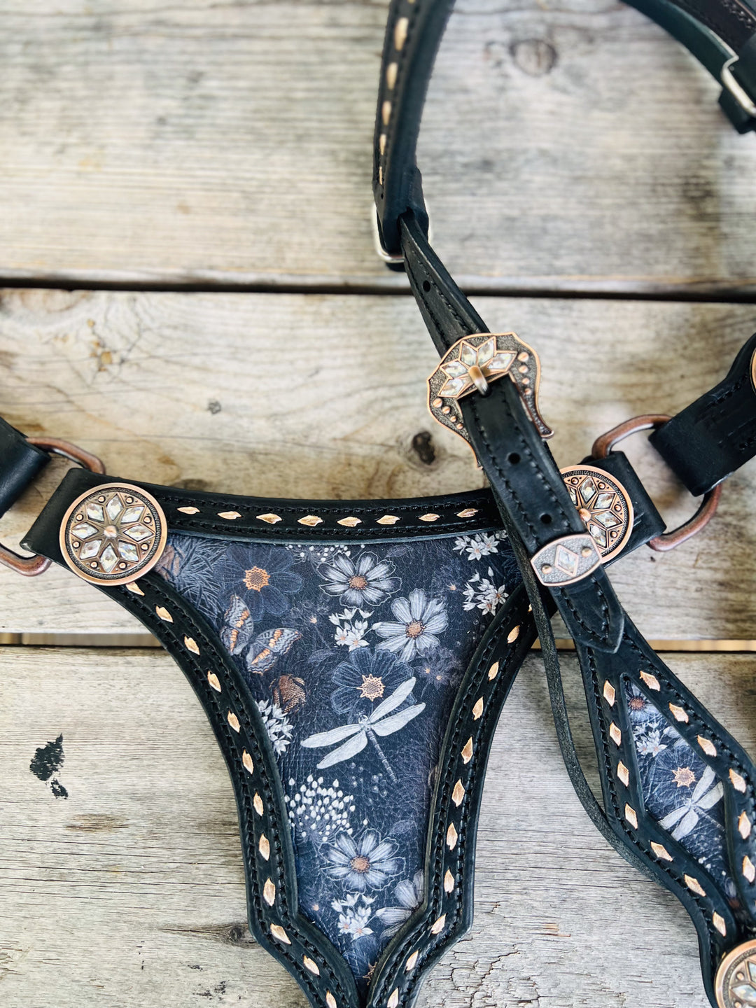 [In Stock] Dragonfly - large centerplate tack set