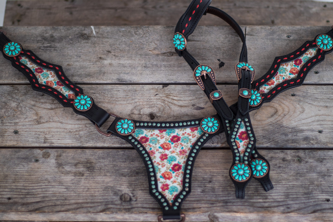 [In Stock] Lady Emberly -  Large Centerplate Tack Set - one ear